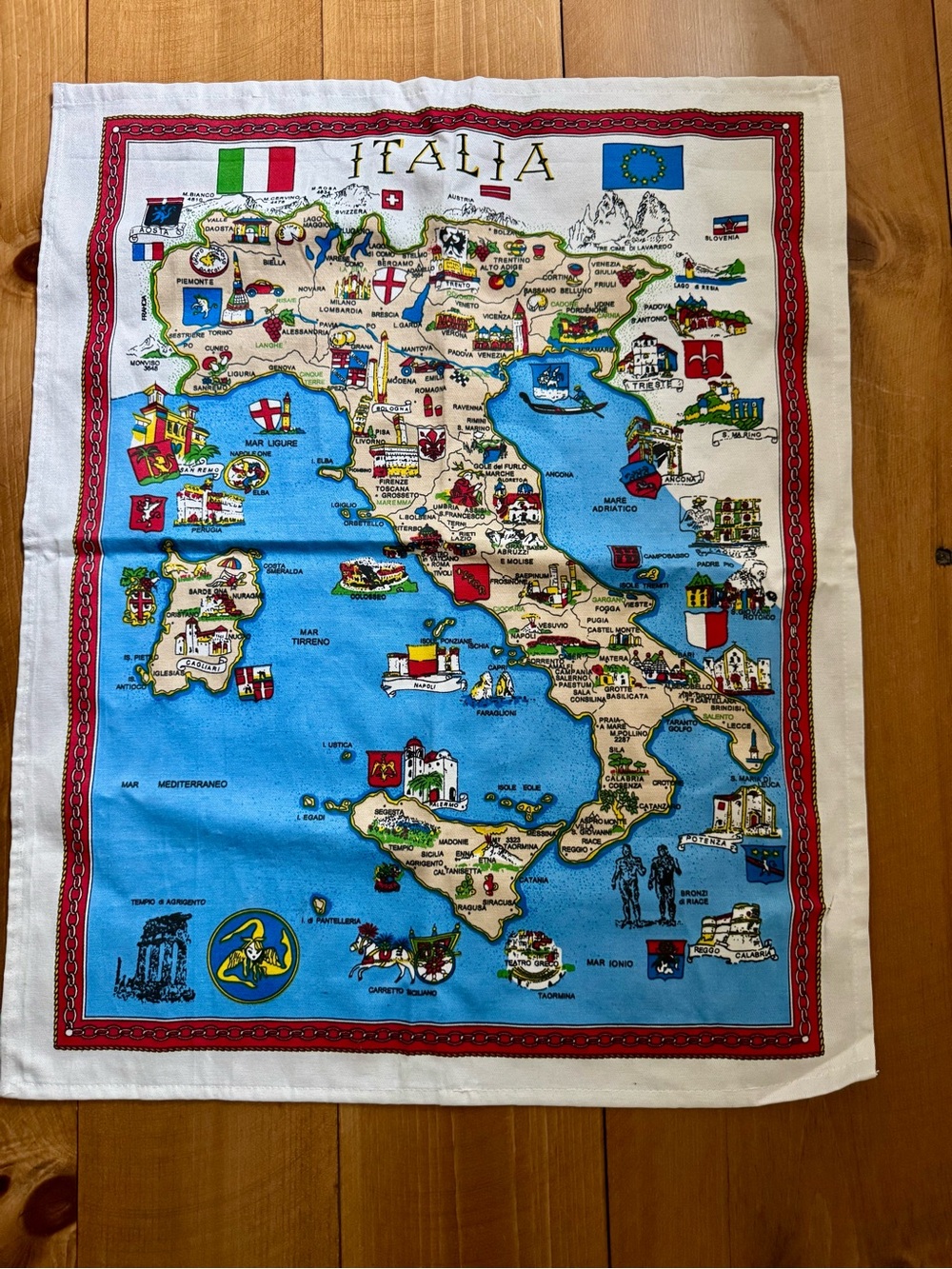 Vintage Italy Map Tea Towel Souvenir Illustrated Italia Wall Hanging